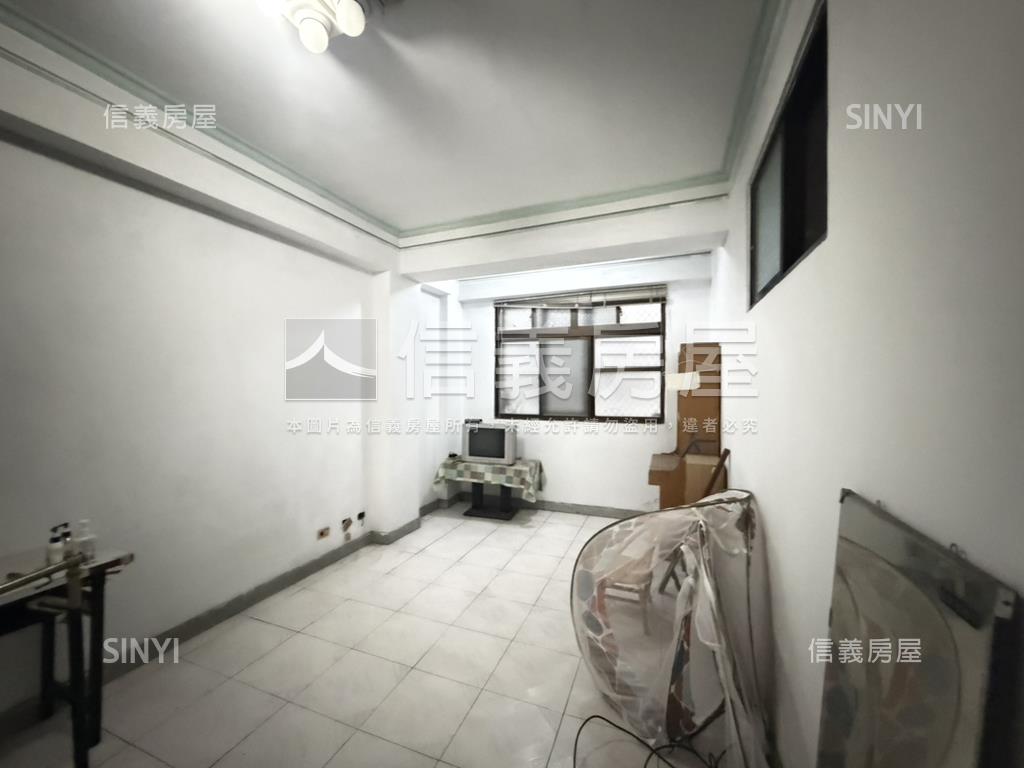 誠意出售綠園道旁大透天房屋室內格局與周邊環境