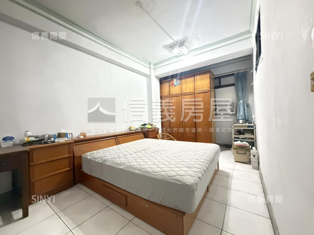 誠意出售綠園道旁大透天房屋室內格局與周邊環境