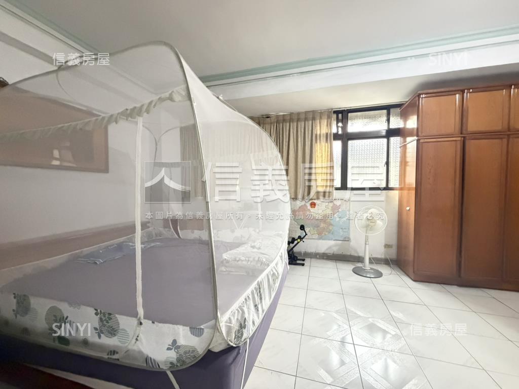 誠意出售綠園道旁大透天房屋室內格局與周邊環境