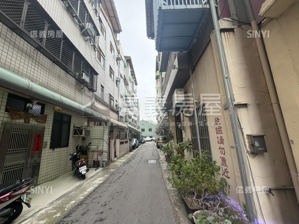 誠意出售綠園道旁大透天房屋室內格局與周邊環境