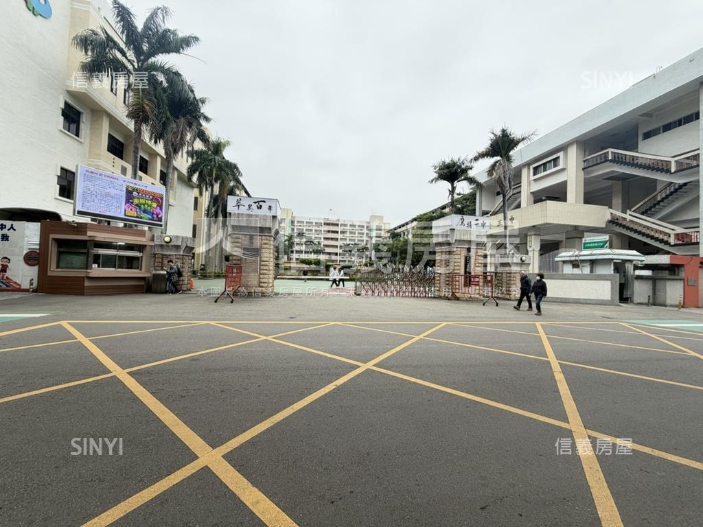 誠意出售綠園道旁大透天房屋室內格局與周邊環境