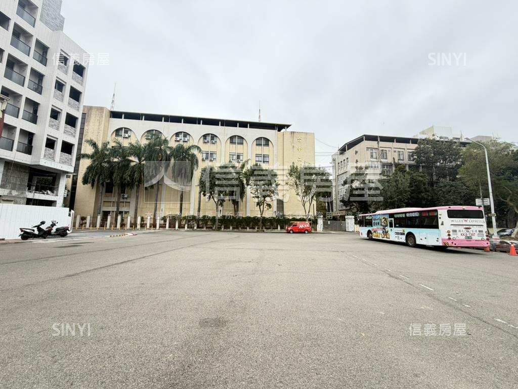 誠意出售綠園道旁大透天房屋室內格局與周邊環境