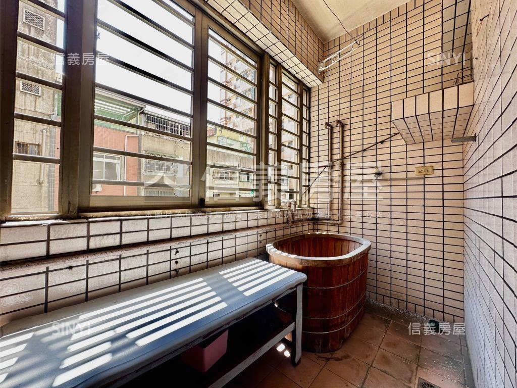 五甲南華七米面寬店住房屋室內格局與周邊環境