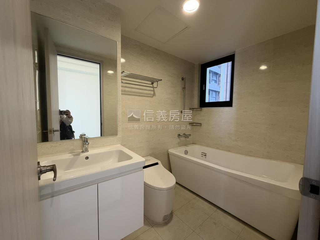 喧囂中綠洲愛琴海三房平車房屋室內格局與周邊環境