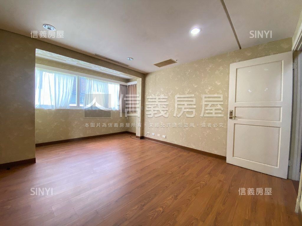 大湖立委電梯別墅房屋室內格局與周邊環境