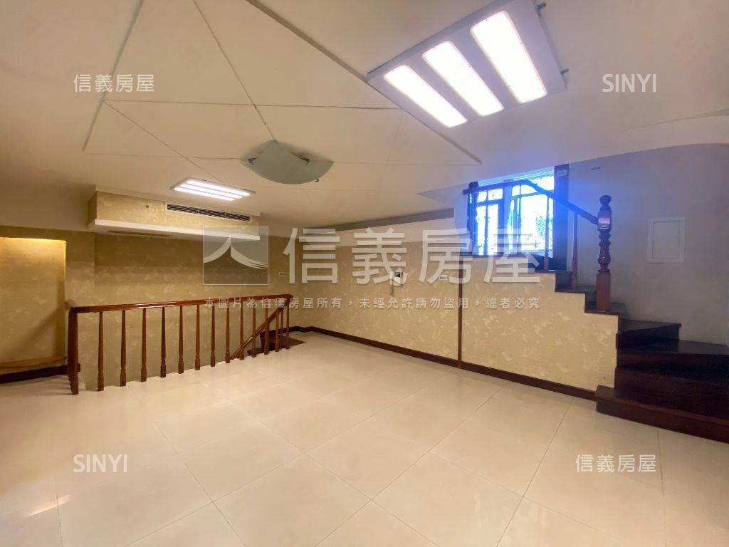 大湖立委電梯別墅房屋室內格局與周邊環境