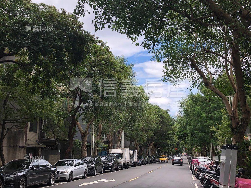 主推～正富錦街人潮金店面房屋室內格局與周邊環境