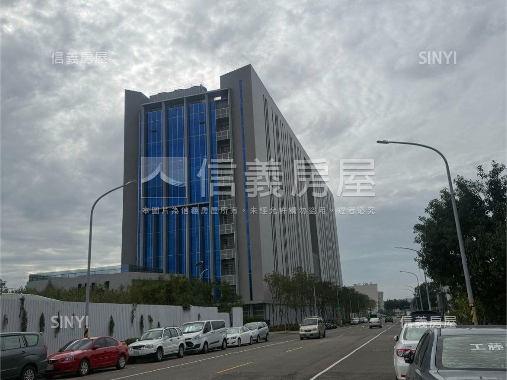 近經貿園區透天百坪店面房屋室內格局與周邊環境