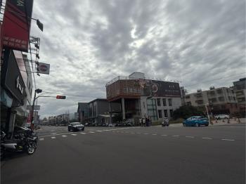 近經貿園區透天百坪店面