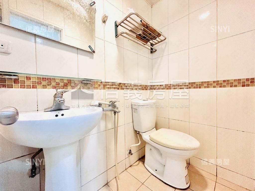 逢甲文華收租金雞母房屋室內格局與周邊環境