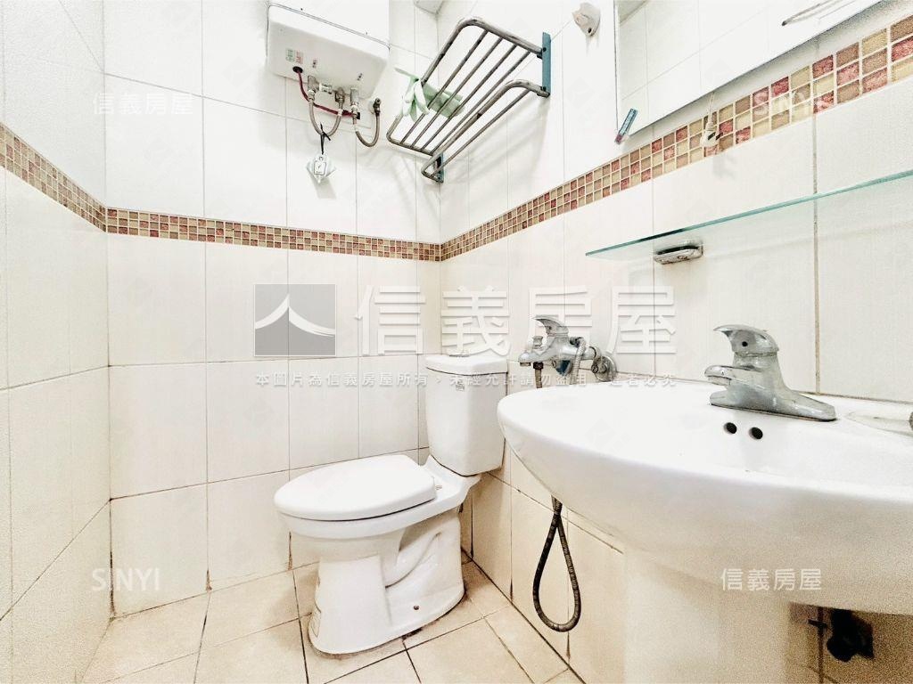 逢甲文華收租金雞母房屋室內格局與周邊環境