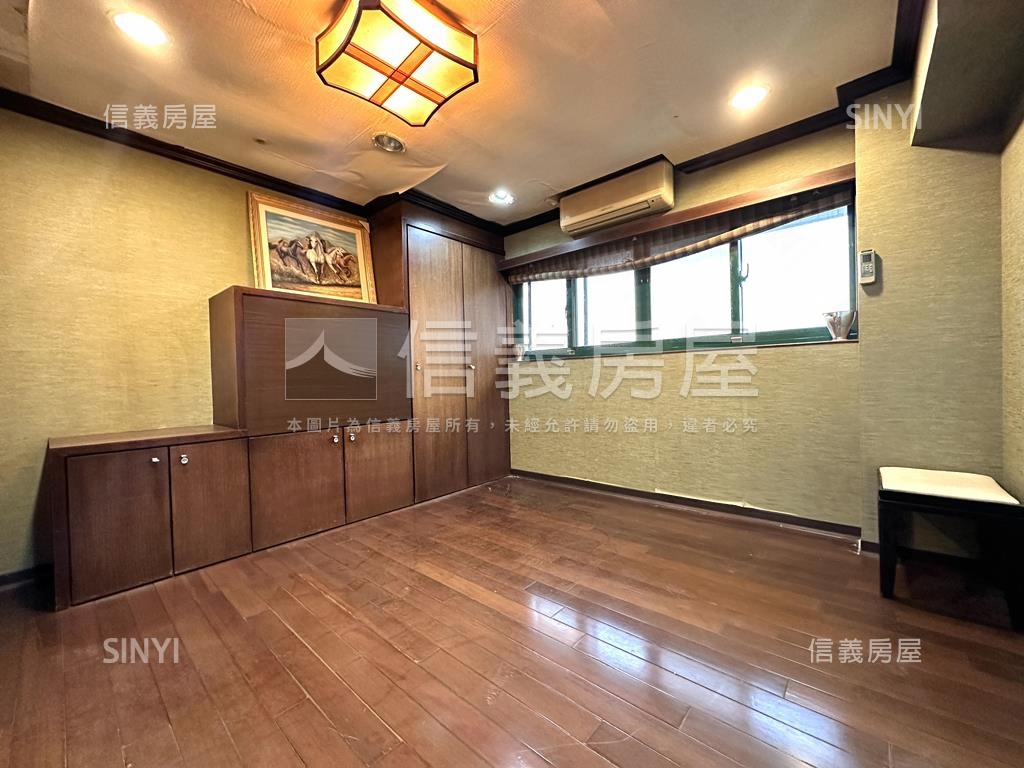 海景．高樓層樓中樓含車位房屋室內格局與周邊環境