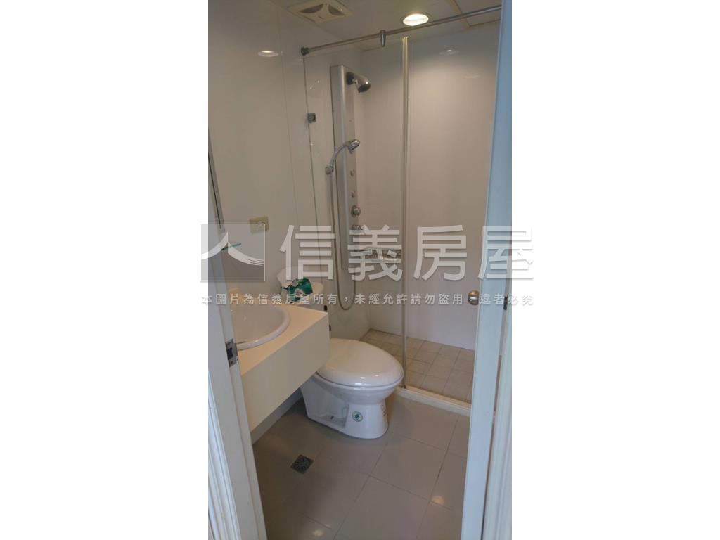 稀有★東區國館★電梯兩房房屋室內格局與周邊環境