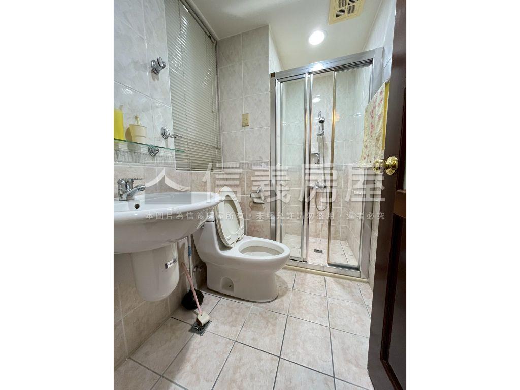 大戶人家五房雙平車視野戶房屋室內格局與周邊環境