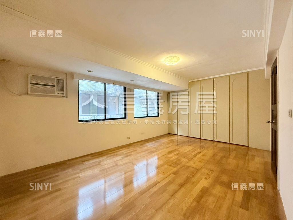 伯爵低總價上疊附車位房屋室內格局與周邊環境