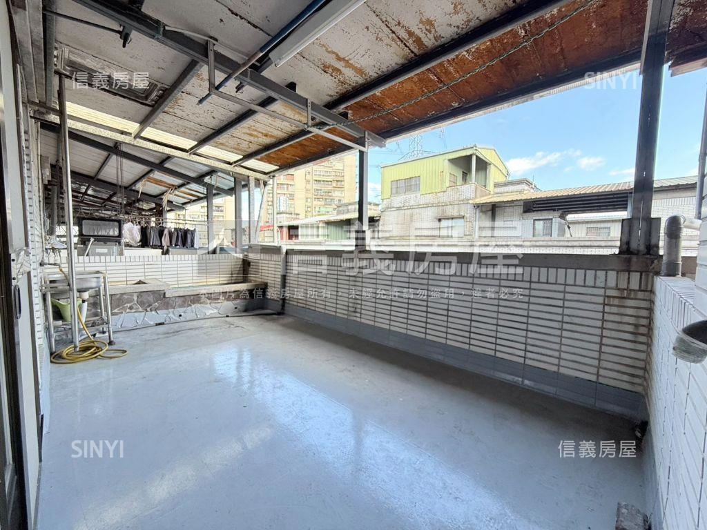 伯爵低總價上疊附車位房屋室內格局與周邊環境