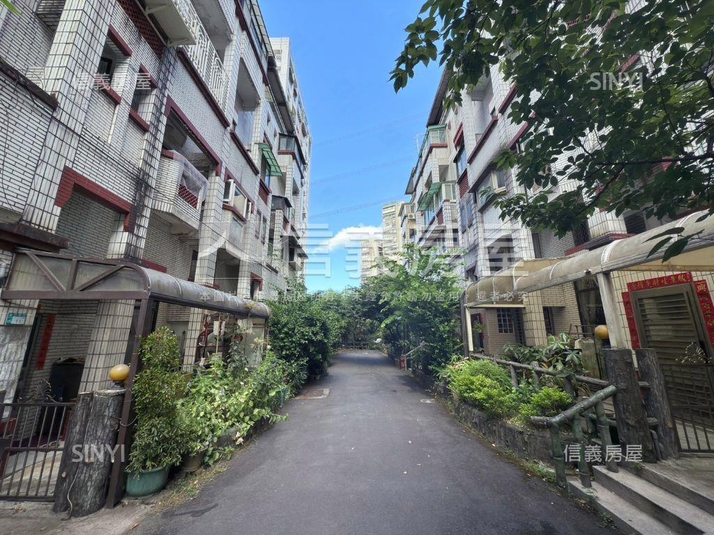伯爵低總價上疊附車位房屋室內格局與周邊環境