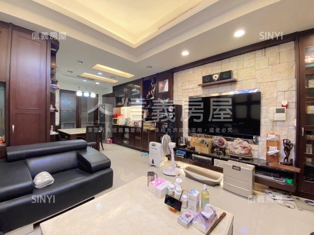 典藏東大隱社區車庫透天房屋室內格局與周邊環境