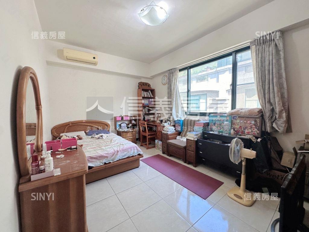 典藏東大隱社區車庫透天房屋室內格局與周邊環境