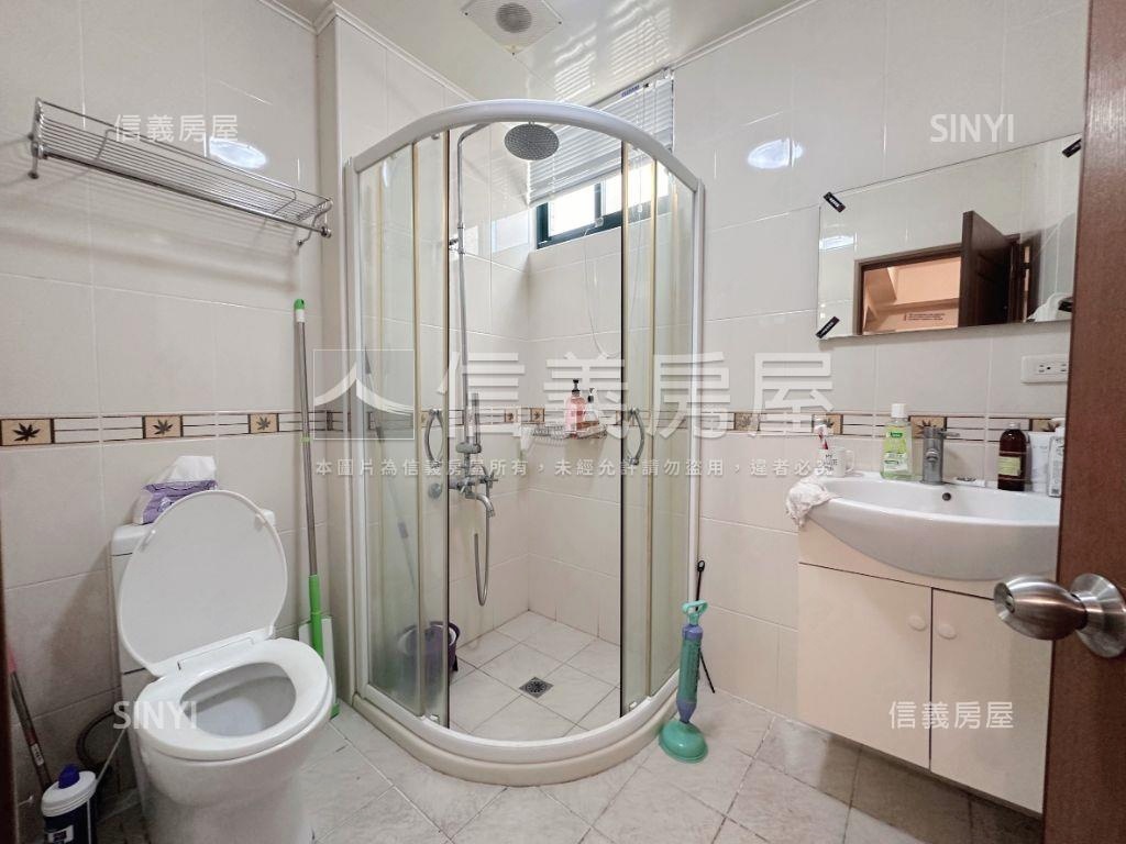 典藏東大隱社區車庫透天房屋室內格局與周邊環境