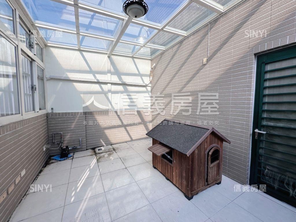 典藏東大隱社區車庫透天房屋室內格局與周邊環境