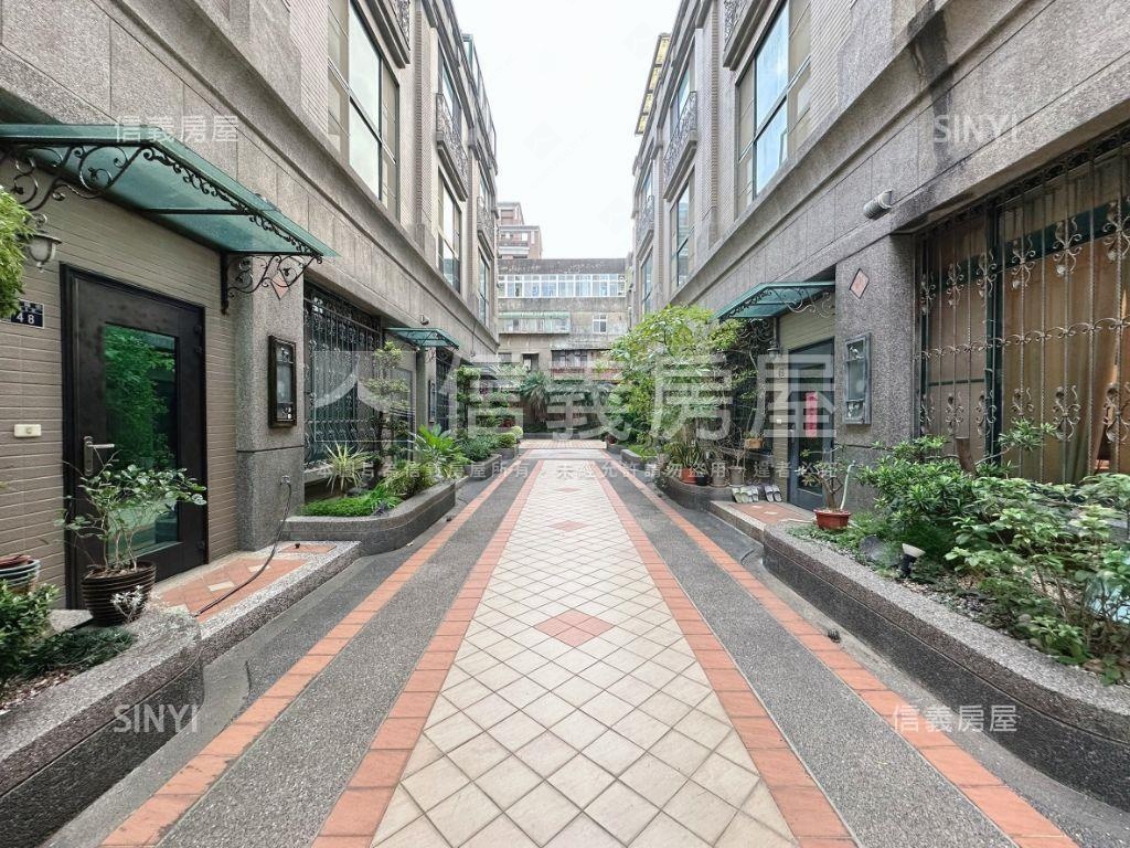 典藏東大隱社區車庫透天房屋室內格局與周邊環境