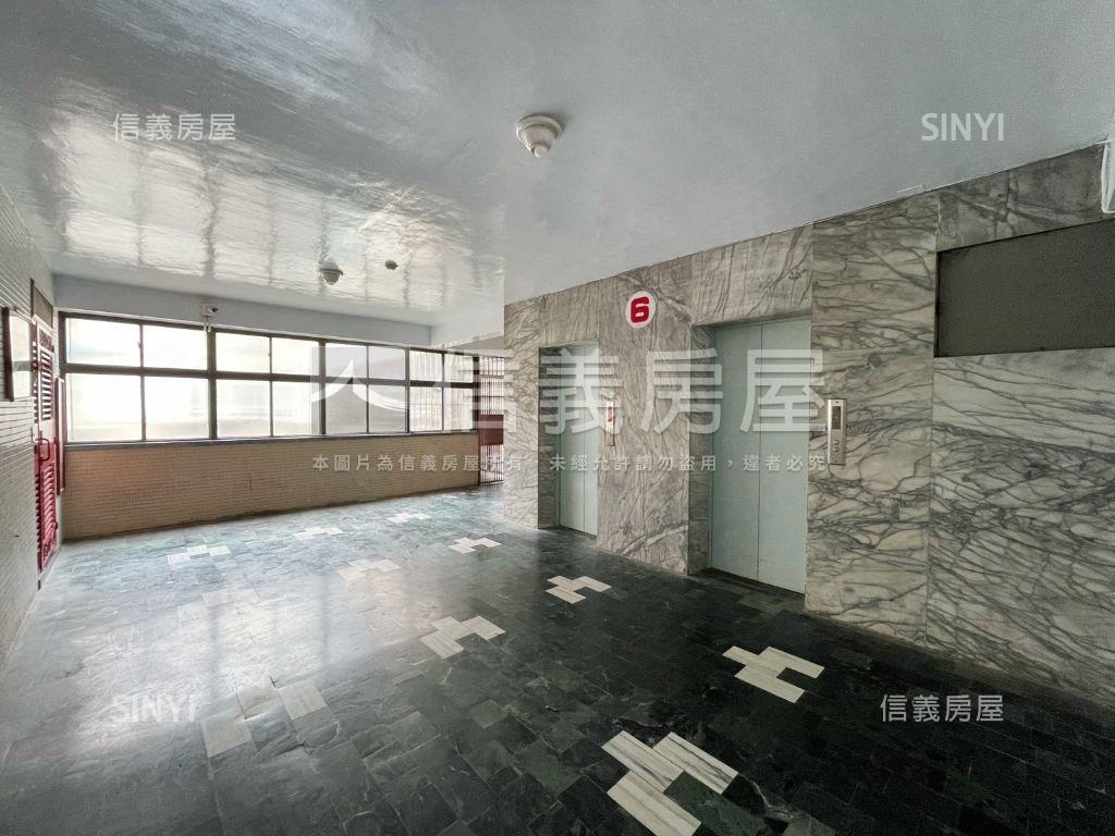 公園綠意｜次頂樓理想居房屋室內格局與周邊環境