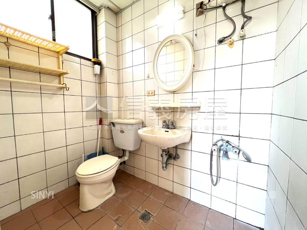 低總價逢甲商圈收租５套房房屋室內格局與周邊環境