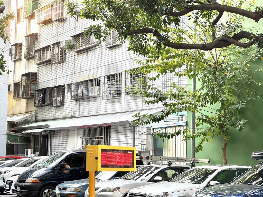 陝西六街舒適美三房住家房屋室內格局與周邊環境