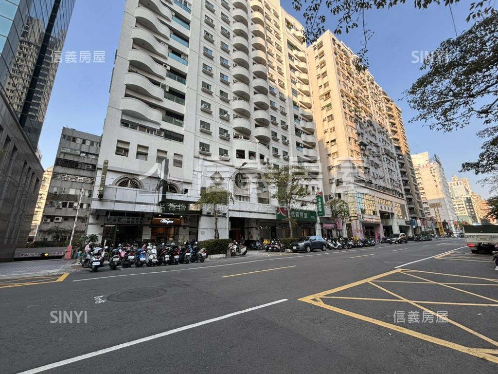 巨蛋瑞豐核心收租金鑽店面房屋室內格局與周邊環境