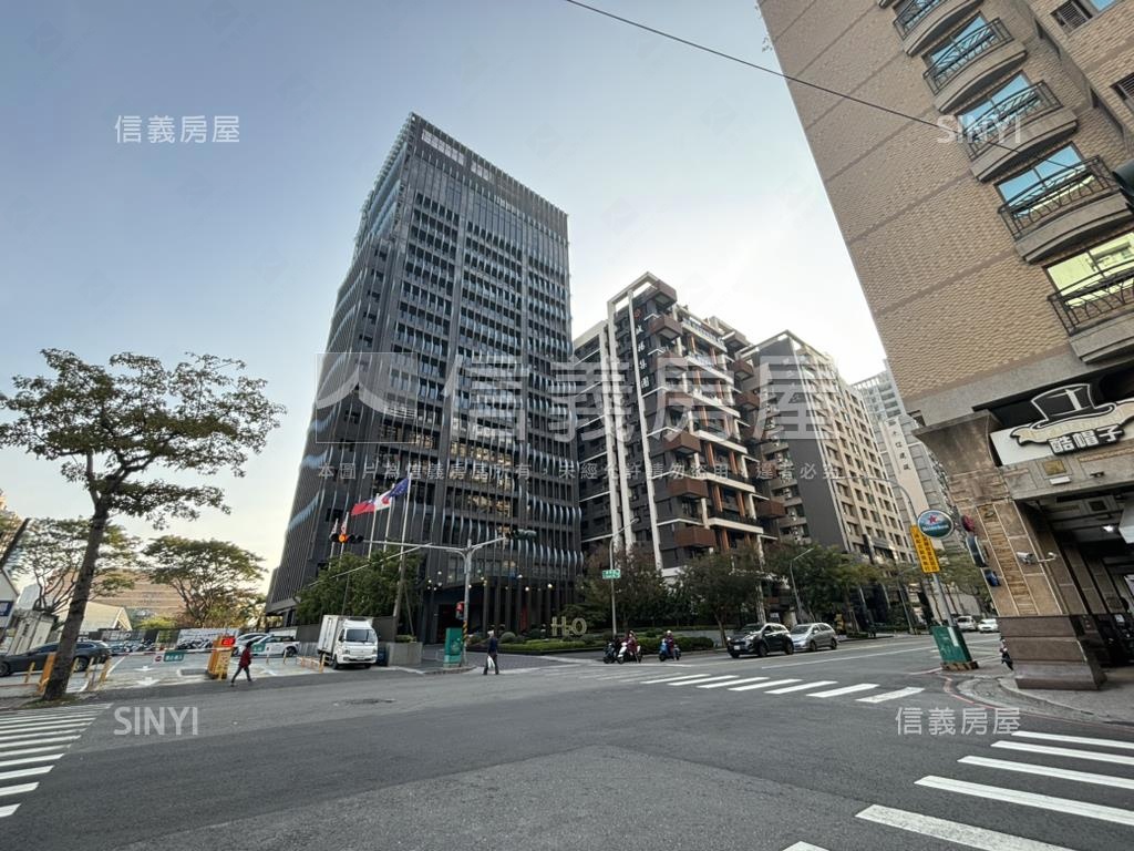 巨蛋瑞豐核心收租金鑽店面房屋室內格局與周邊環境