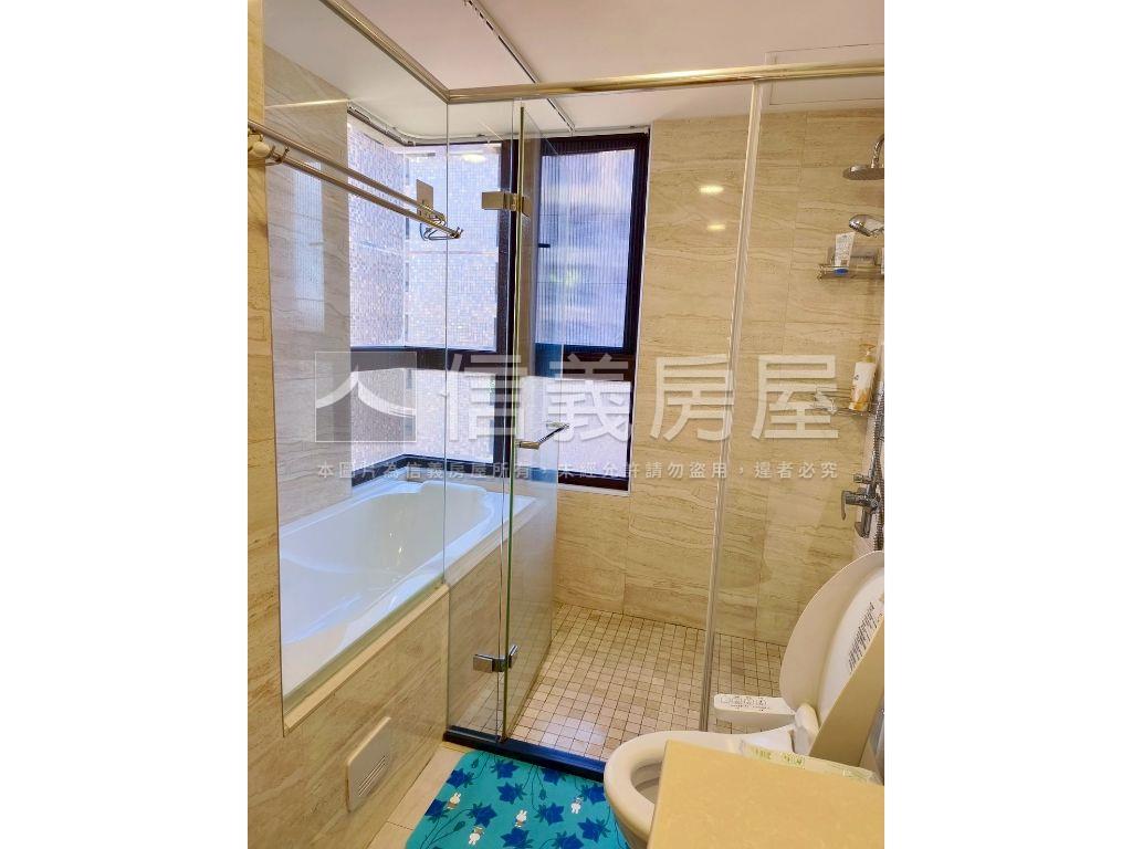 仁美淳青。四房平面車位房屋室內格局與周邊環境