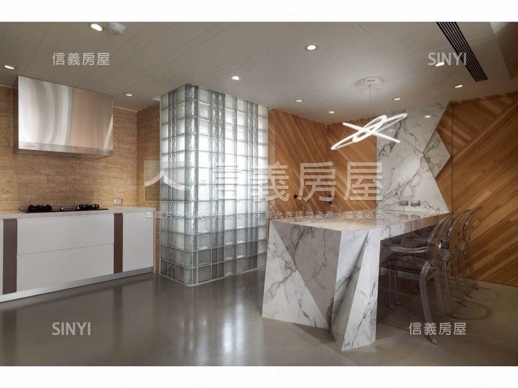 ✨設計師裝潢兩房車位✨房屋室內格局與周邊環境