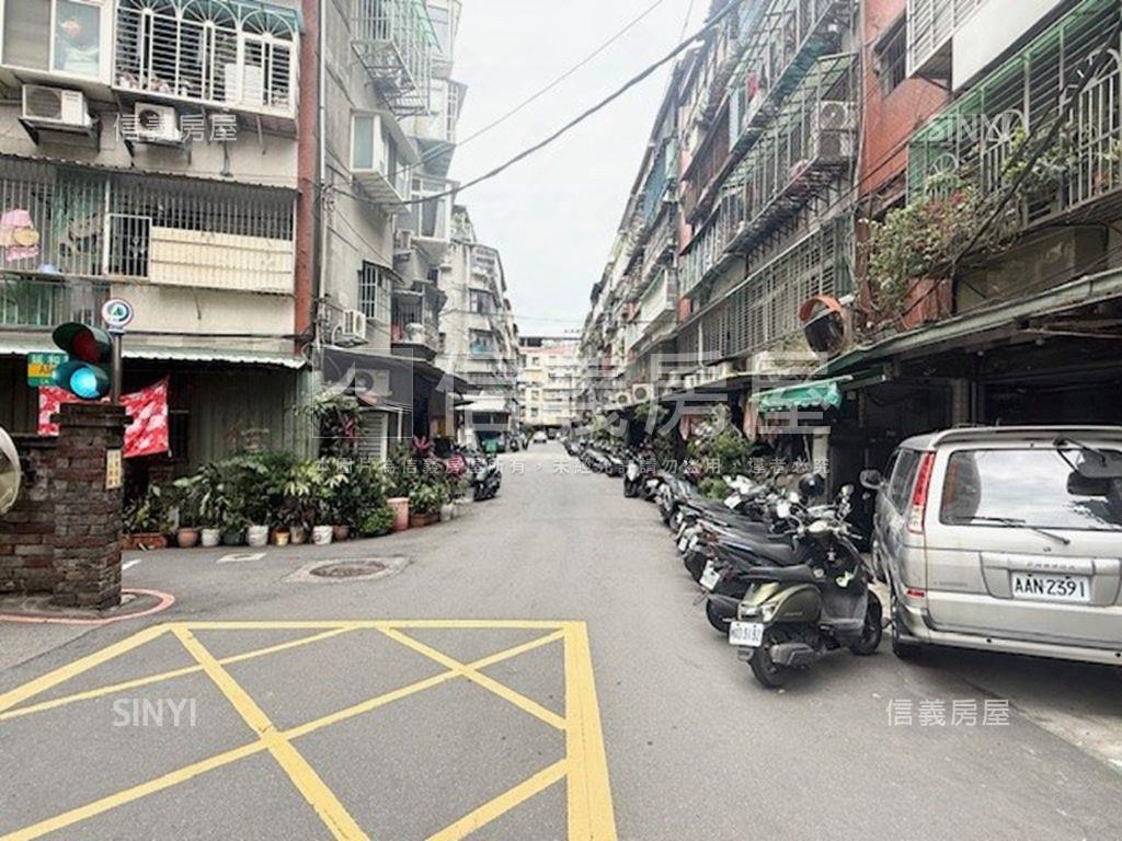 延和路頂樓加蓋公寓房屋室內格局與周邊環境