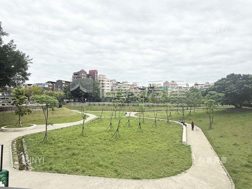 延和路頂樓加蓋公寓房屋室內格局與周邊環境
