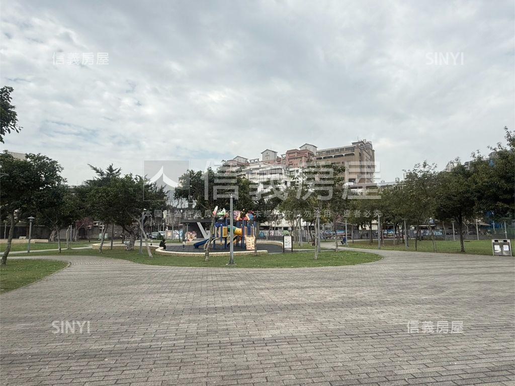 市中心質感別墅房屋室內格局與周邊環境