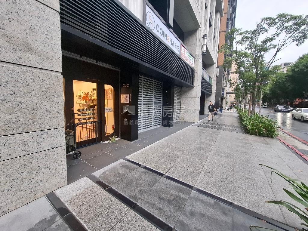 正隆官邸稀有店面房屋室內格局與周邊環境