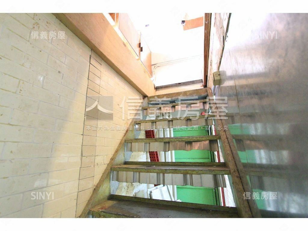 世新鑽石大一樓房屋室內格局與周邊環境