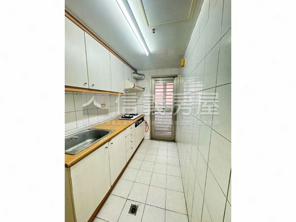 中正路低總價高樓三房房屋室內格局與周邊環境