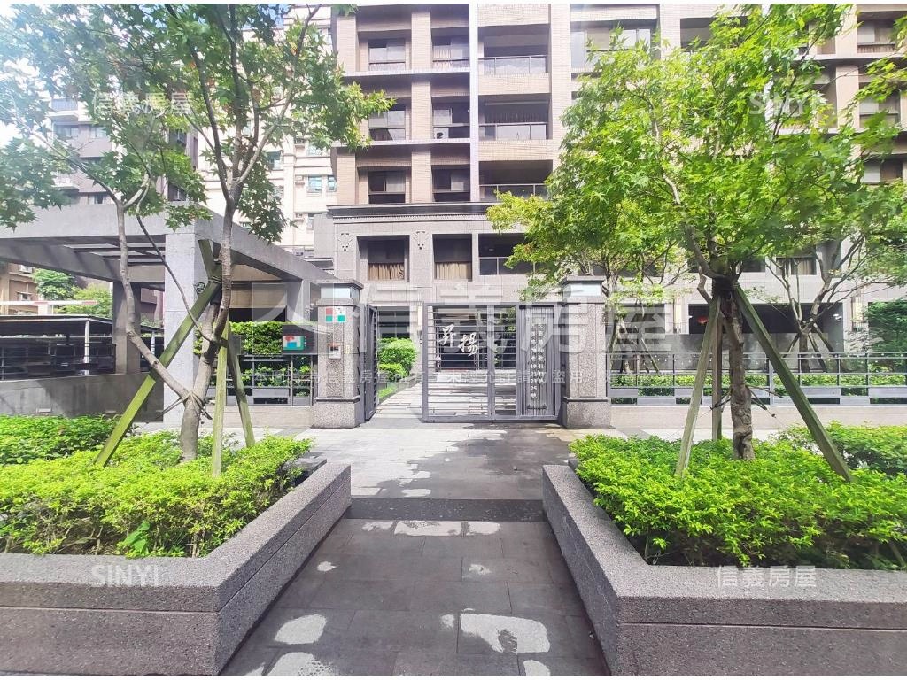 昇揚大三房車位房屋室內格局與周邊環境