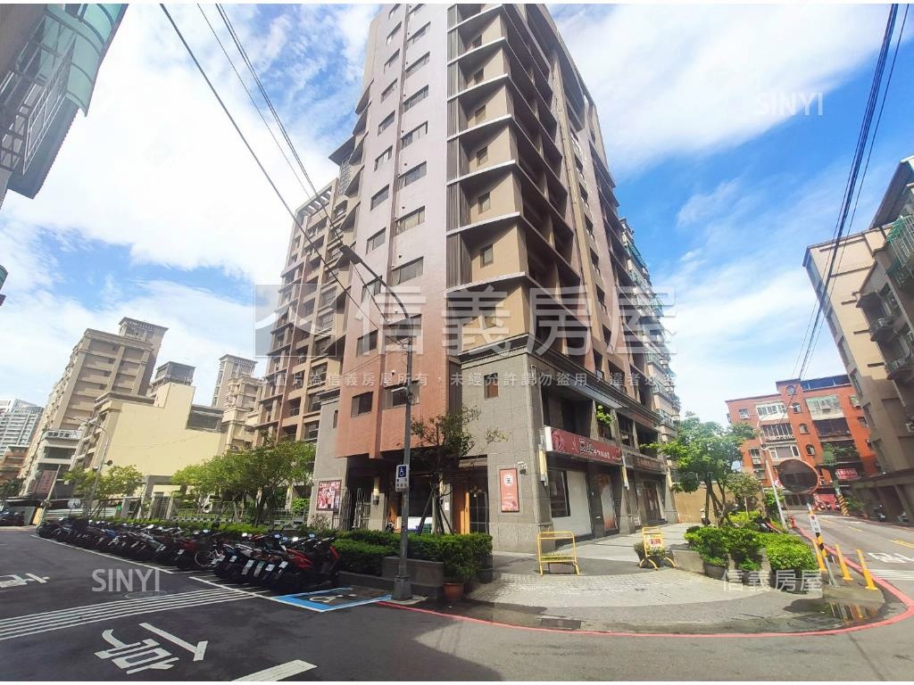 昇揚大三房車位房屋室內格局與周邊環境