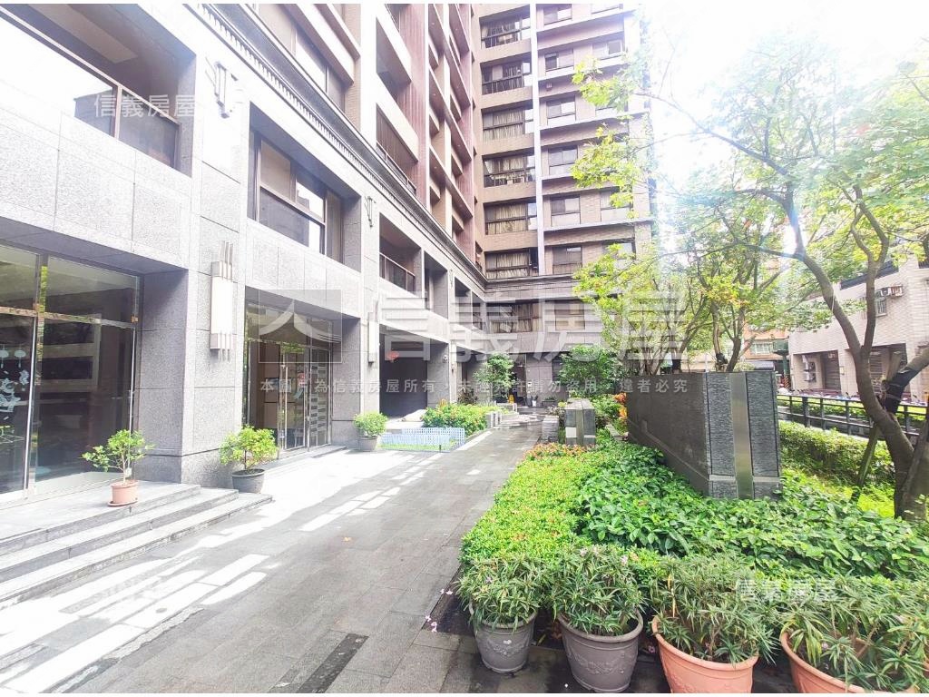 昇揚大三房車位房屋室內格局與周邊環境