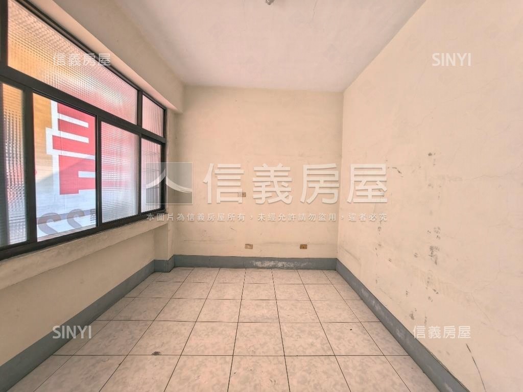 小港正街ＲＣ優質透天房屋室內格局與周邊環境