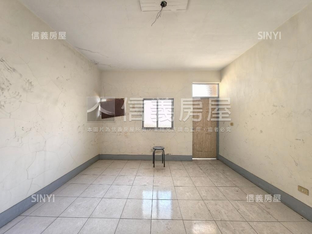 小港正街ＲＣ優質透天房屋室內格局與周邊環境