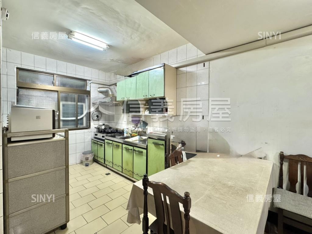 文化中心稀有五福學區透店房屋室內格局與周邊環境