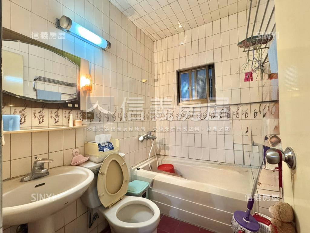 文化中心稀有五福學區透店房屋室內格局與周邊環境