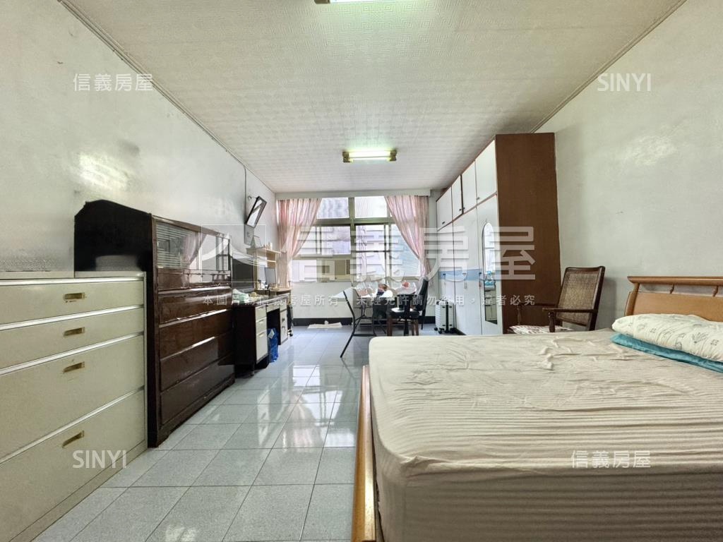 文化中心稀有五福學區透店房屋室內格局與周邊環境