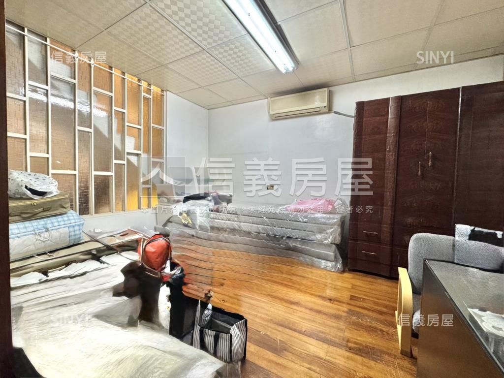 文化中心稀有五福學區透店房屋室內格局與周邊環境