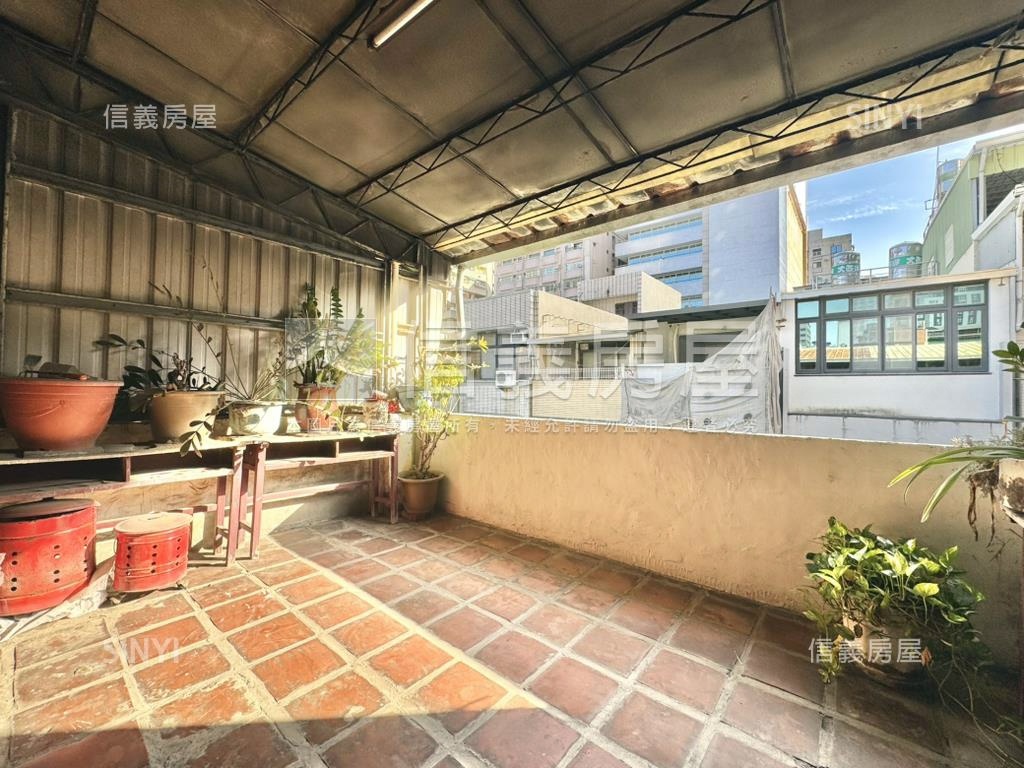 文化中心稀有五福學區透店房屋室內格局與周邊環境