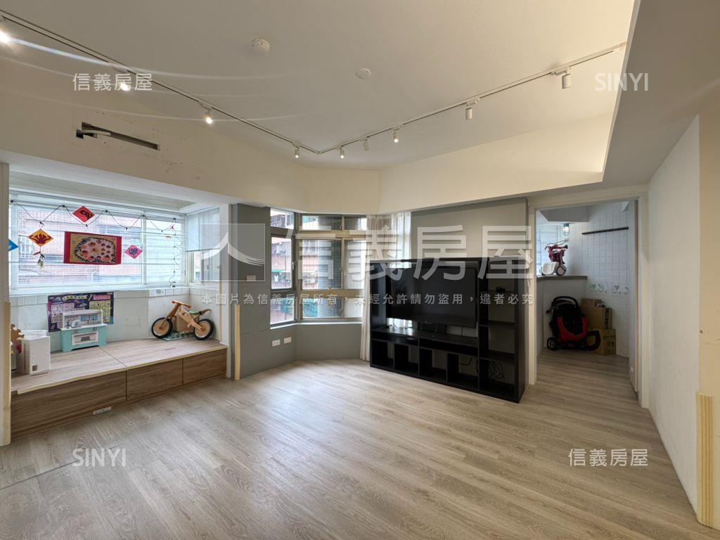 可看屋－立功電梯裝潢３房房屋室內格局與周邊環境